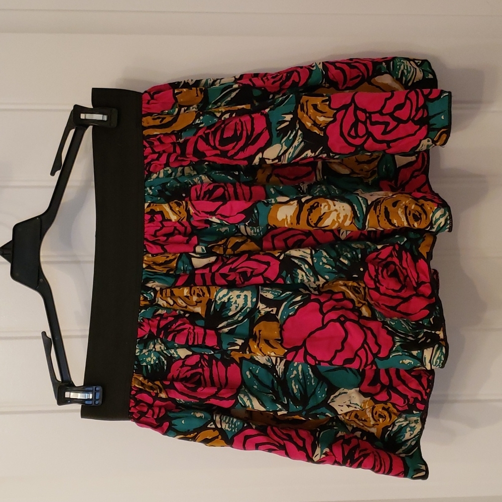 NWT dELiA*s Floral Skirt | XS